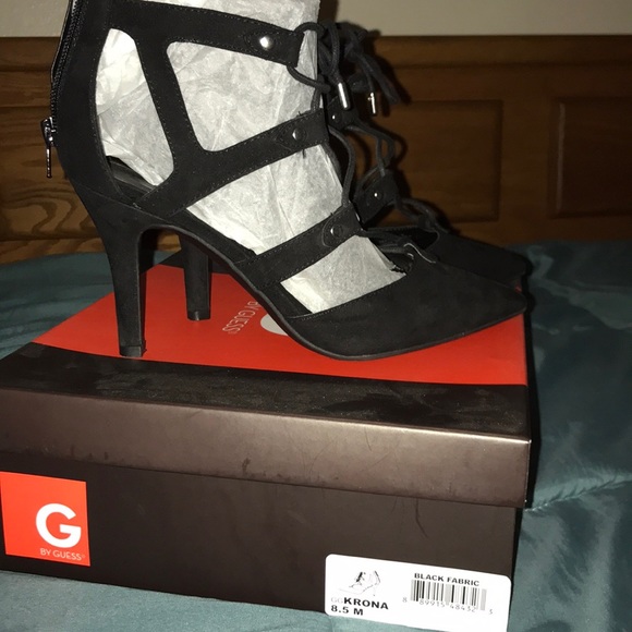 Women/'s Shoes G by GUESS KRONA Pumps Pointy Toe Suede Black